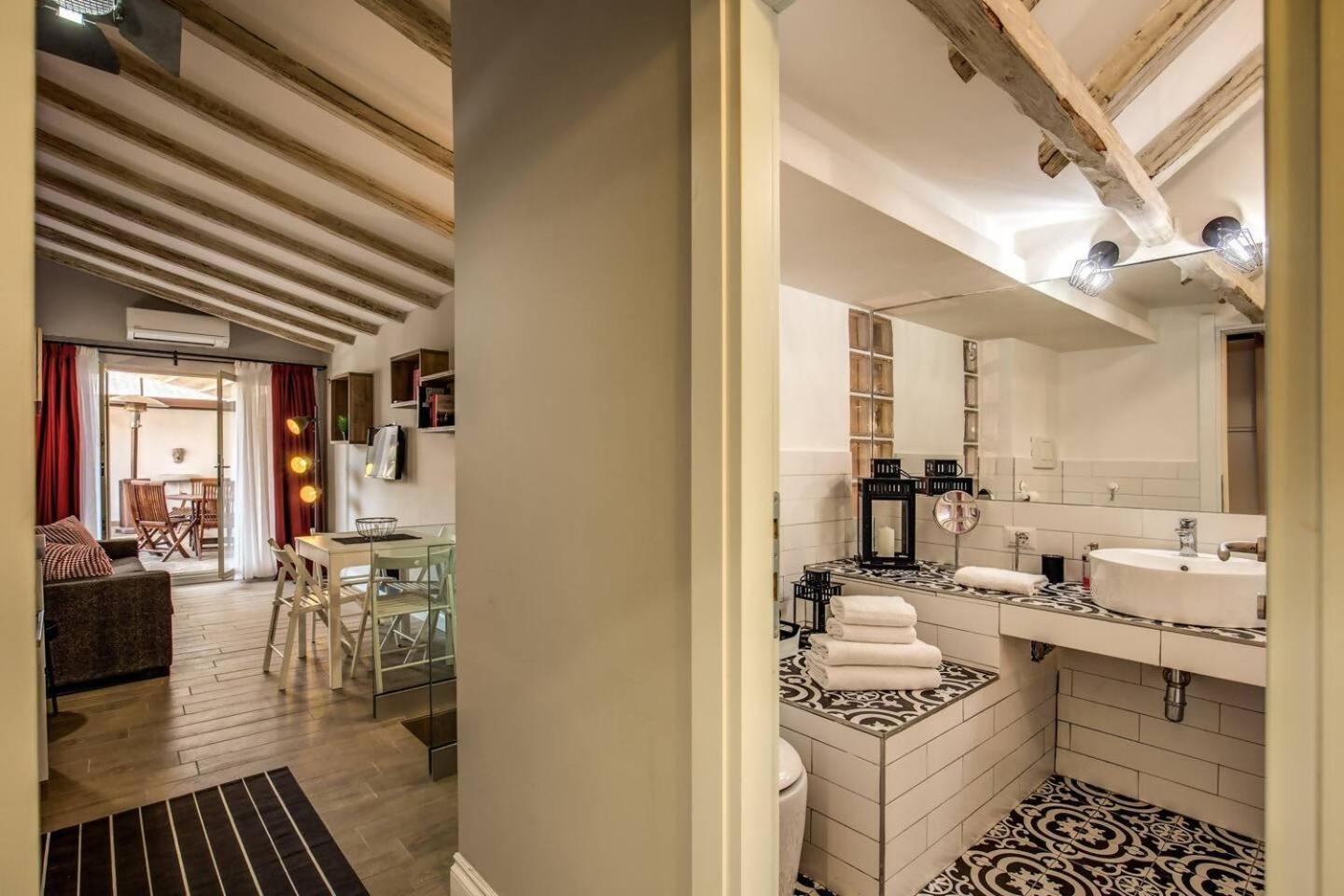 Attic With Terrace By Trevi Fountain Apartment Rome Exterior photo